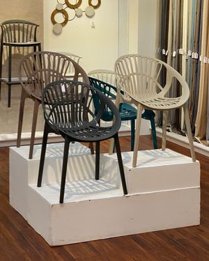 PLASTIC CHAIR - 542-190380